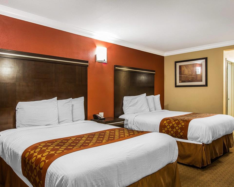 Rodeway Inn & Suites Corona Exterior foto